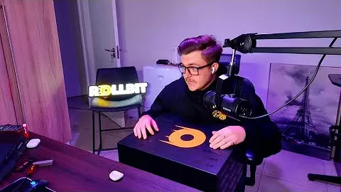 Limited edition Rollbit Lootbox unboxing